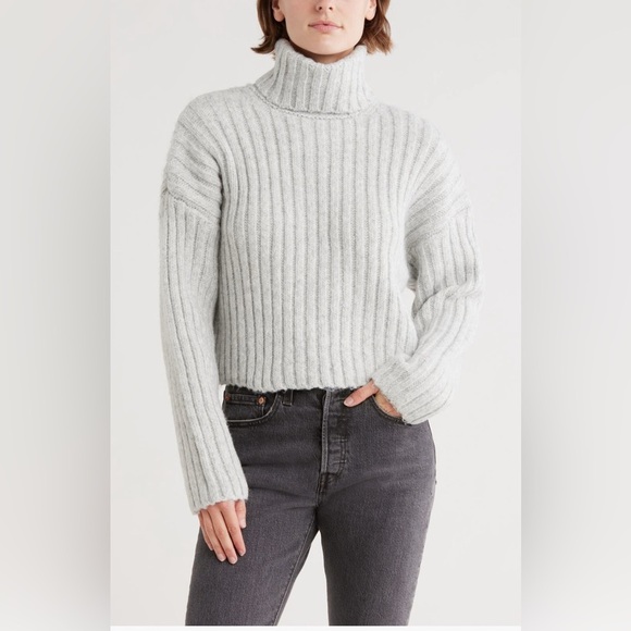 Topshop Sweaters - NWT Topshop Cozy Gray Turtleneck Sweater Long Sleeve Varied Sizes